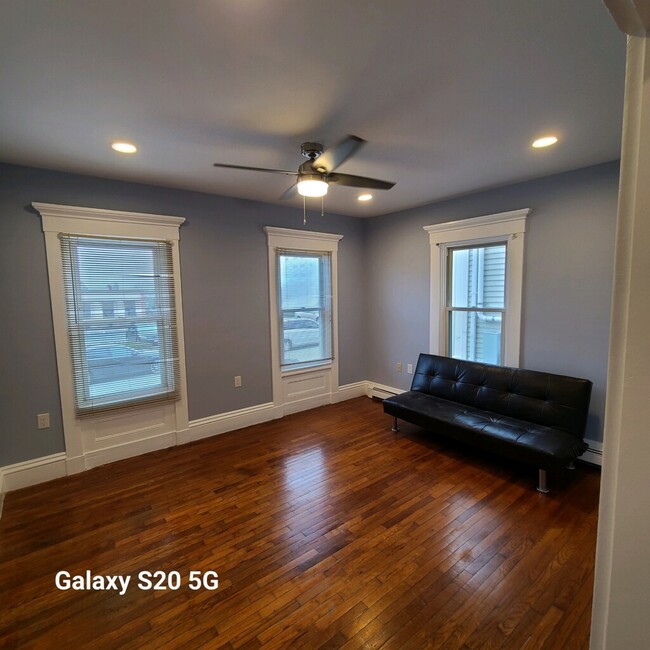 Living Room - 931 Pleasant St