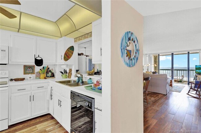 Foto del edificio - 9900 S Ocean Dr