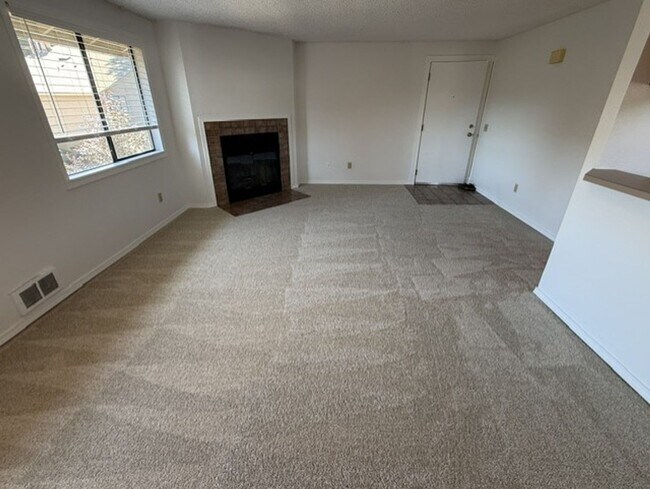 Building Photo - Price 4-Plex - Bothell