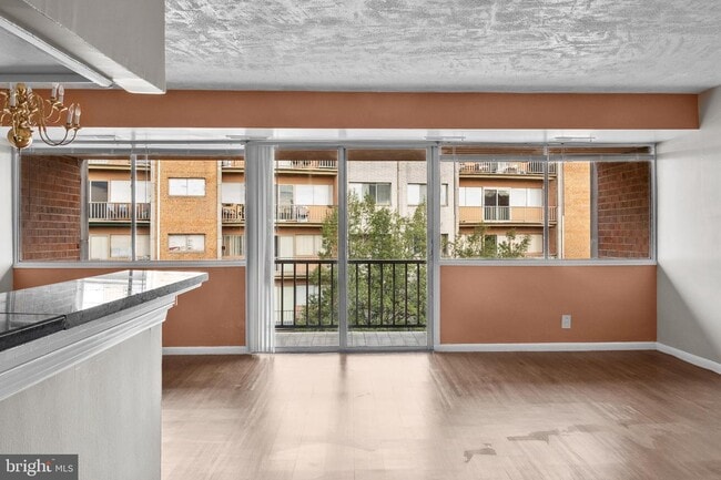 Building Photo - 5801 Quantrell Ave