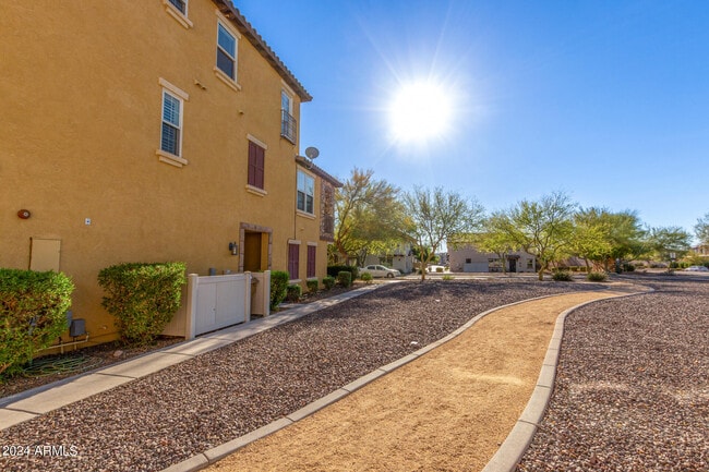 Foto del edificio - 29150 N 125th Ave