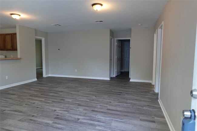 Foto del edificio - 7806 Beckley St