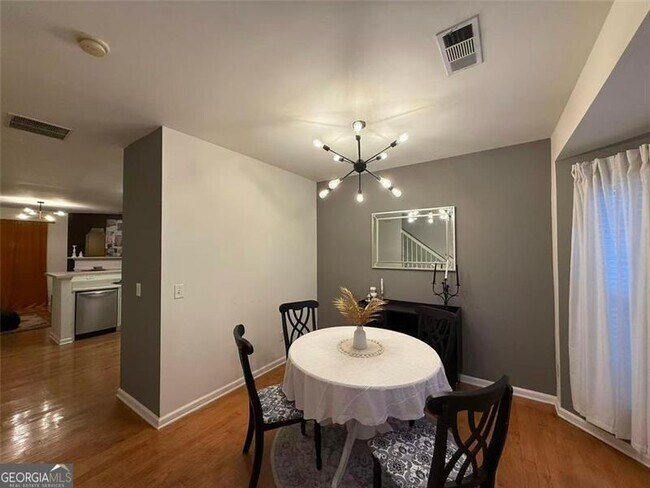 Building Photo - 1487 Cove Creek Cir