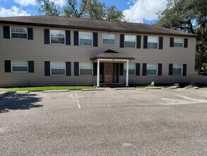 Building Photo - 640 Robinhood Dr