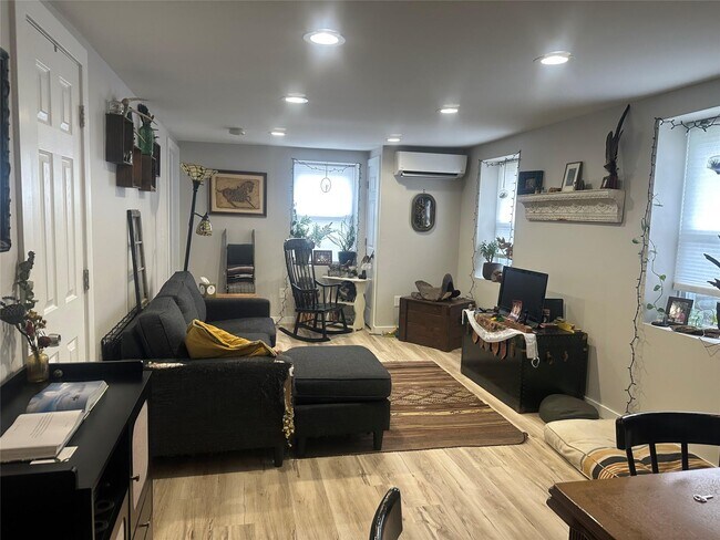 Foto del edificio - 372-374 Verplanck Ave