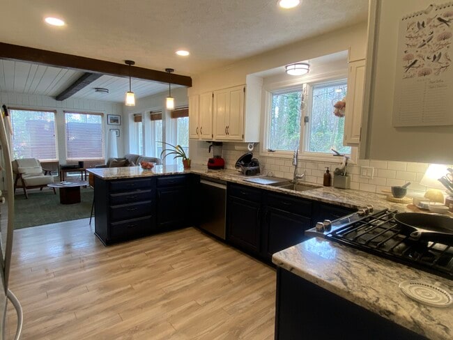 Building Photo - 711 Oak Terrace Ln