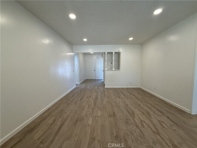 Foto del edificio - 45303 Lorimer Ave