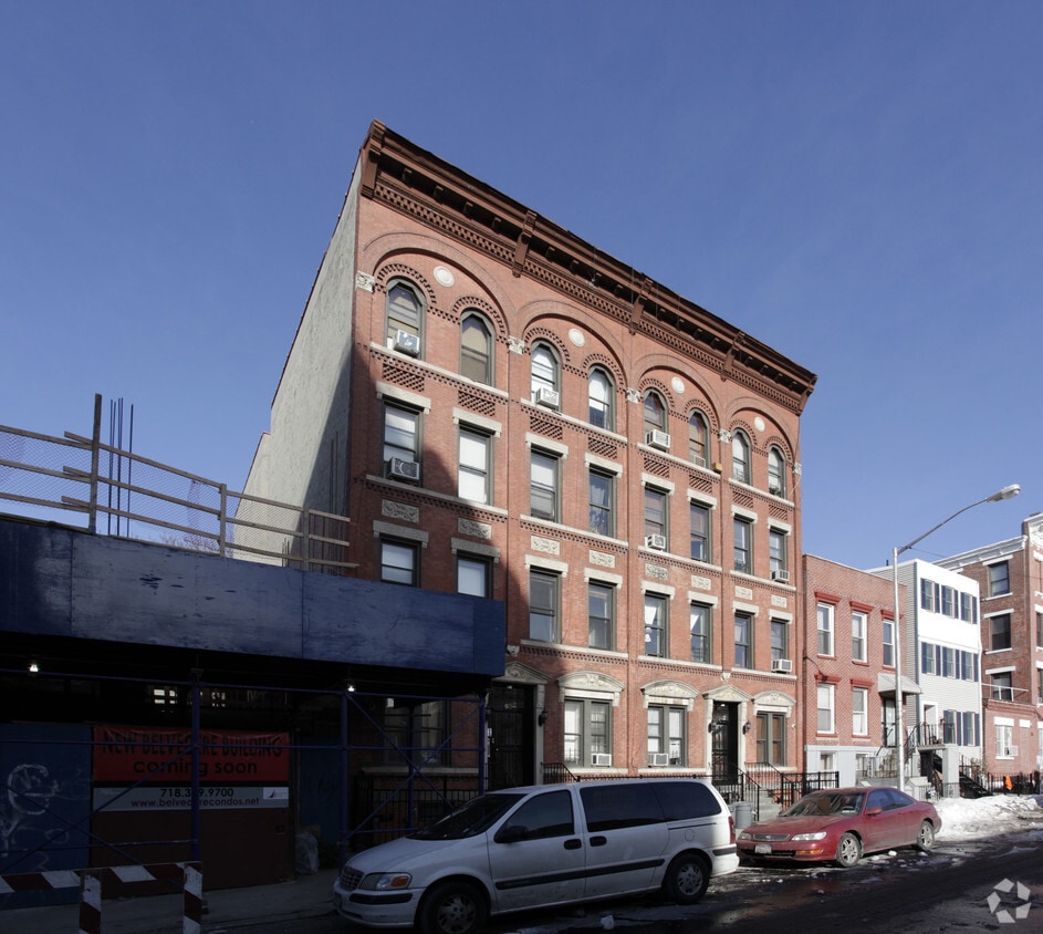 Primary Photo - 65-67 Java St