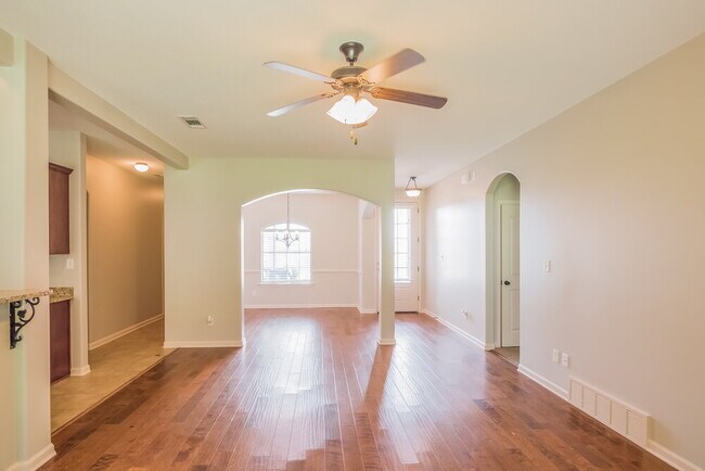 Foto del edificio - 4217 Ridgemont Rd