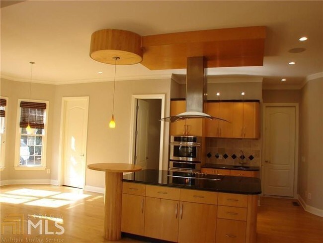 Foto del edificio - 5303 Brendlynn Dr NW