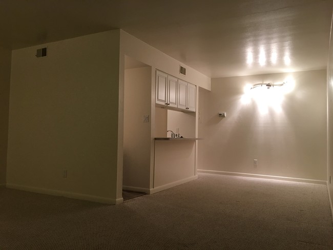 Foto del edificio - 1111 Maxwell Ave