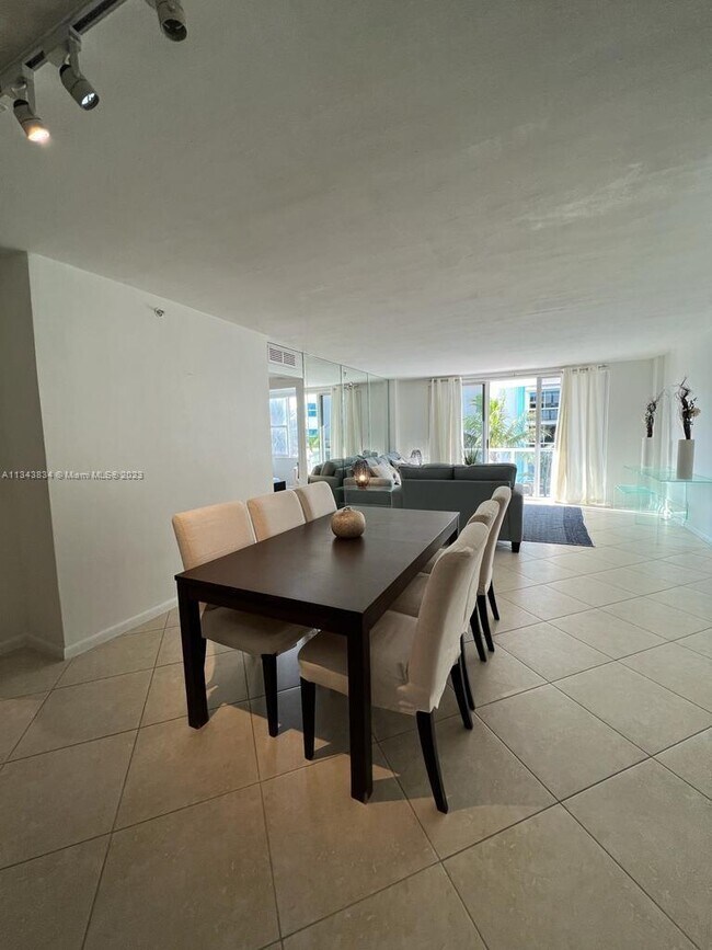 Building Photo - 9195 Collins Ave