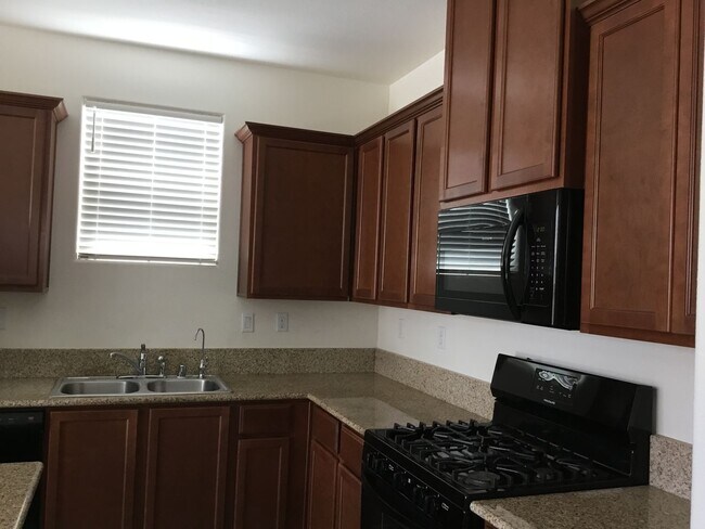 Building Photo - 115 Peerless St