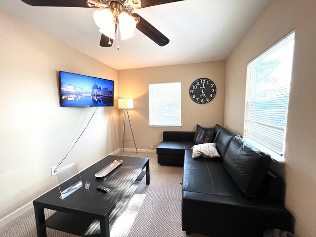 Living Room - 122 Rilla Vista Dr