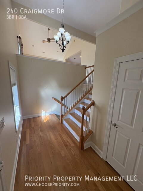 Photo - 240 Craigmore Dr House