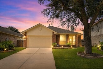Building Photo - 1807 Strongs Ct