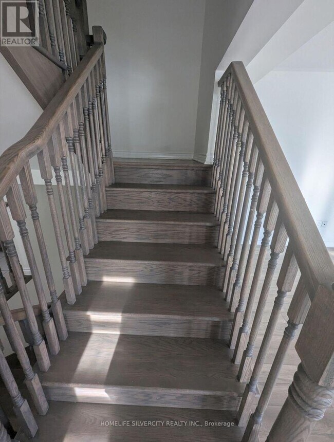 Building Photo - 456 Remembrance Rd