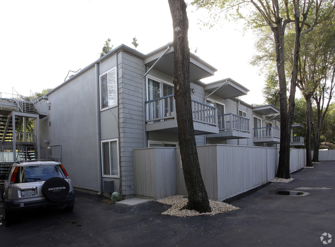 Building Photo - Stratford Place Apartments