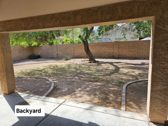Building Photo - House in East Mesa