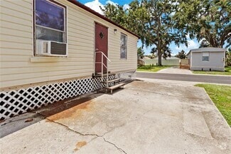 Building Photo - 1221 N Valrico Rd