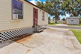 Building Photo - 1221 N Valrico Rd