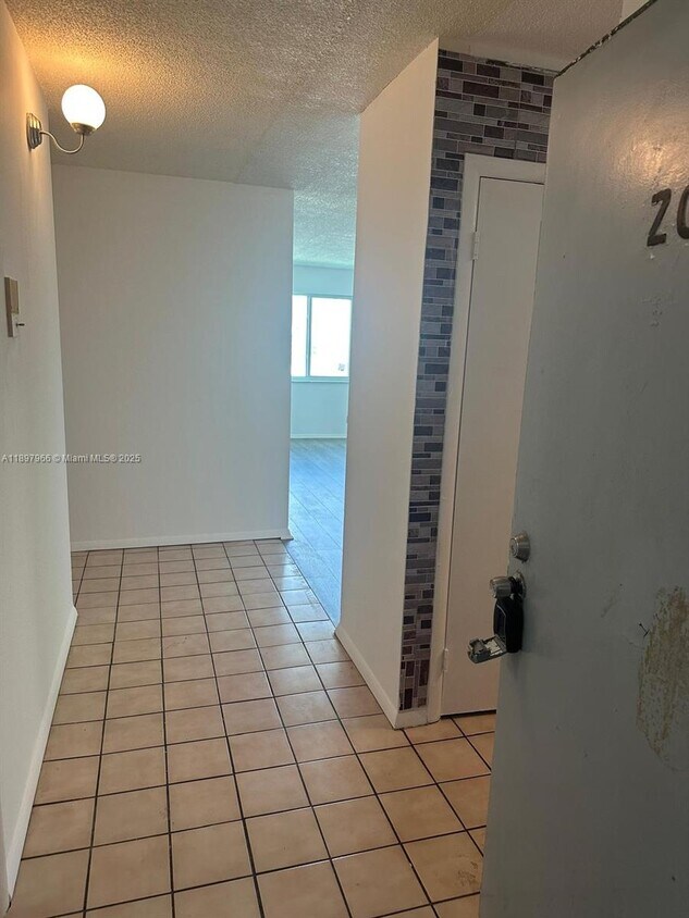 Foto principal - 14820 Naranja Lakes Blvd