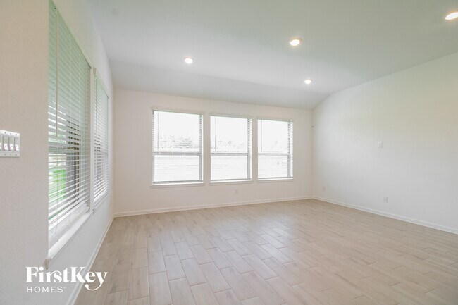 Foto del edificio - 4222 Redford Valley Rd