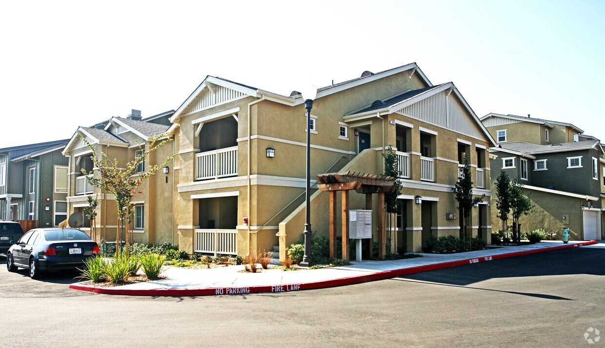 70627076 Santero Way, Cotati, CA 94931 Apartments in Cotati, CA