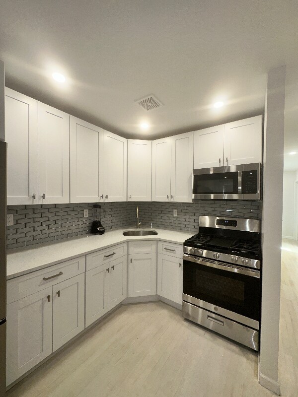 Building Photo - 755 Barbey St