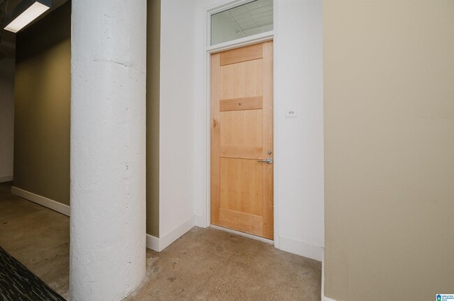 Building Photo - 2201 5th Ave S