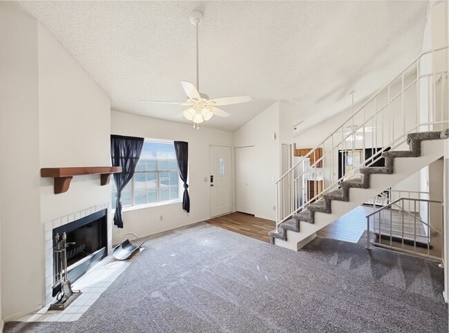 Building Photo - 921 W University Dr