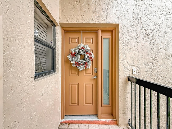 Foto del edificio - 2846 Carambola Cir S