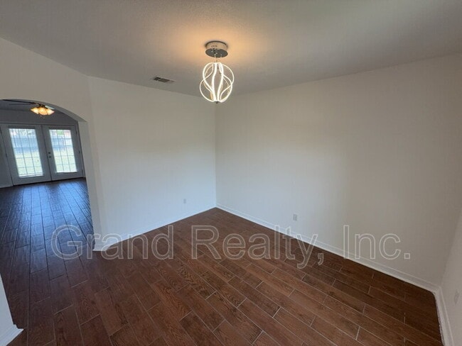 Building Photo - 1261 Mazurek Blvd