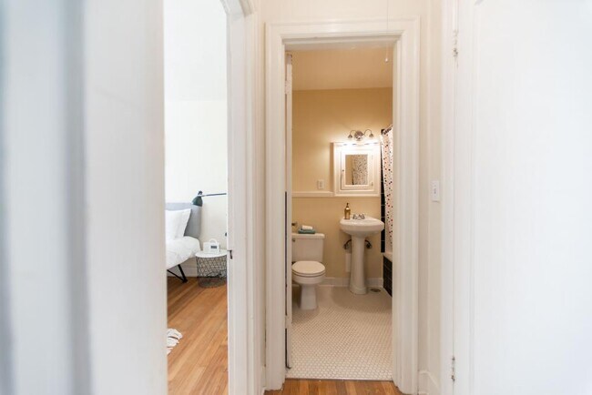 Building Photo - Marwood Apartments - Room for rent