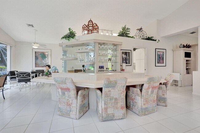 Foto del edificio - 4562 Carlton Golf Dr