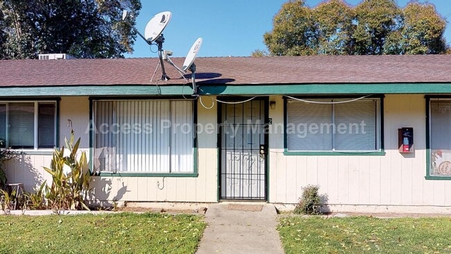 Building Photo - 617 W Santa Fe Ave