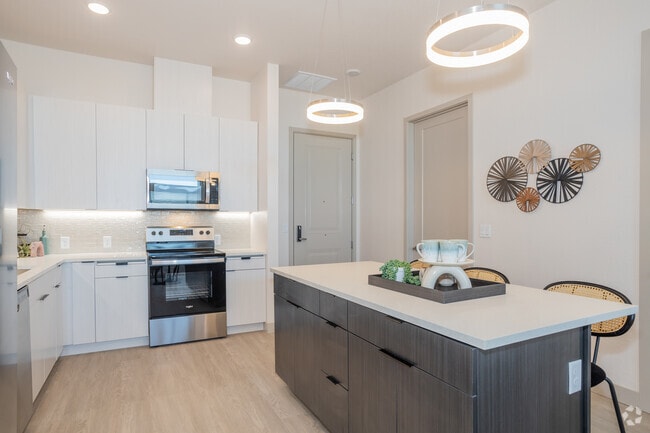 1BR, 1BA - 795SF - Zeta Apartments