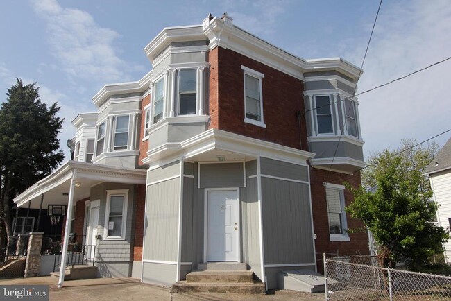 Foto del edificio - 101 S Brown St