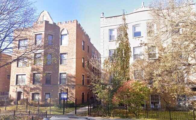 Building Photo - 4816 N Hermitage Ave