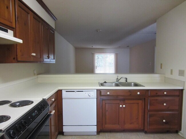 Foto del edificio - 2 Bedroom Duplex in Quail Rise Subidivision