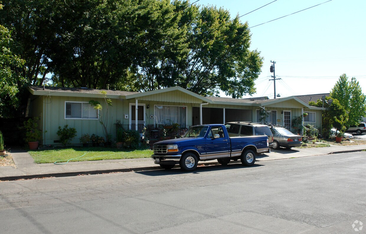 Primary Photo - 4010 Princeton Dr