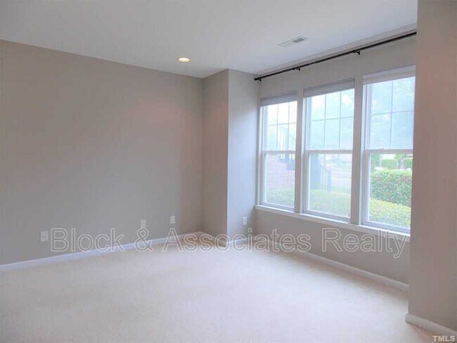 Foto del edificio - 10104 Glen Autumn Rd