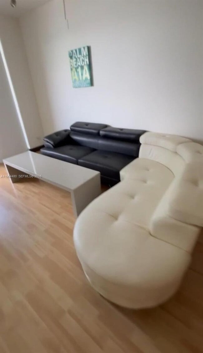 Building Photo - 1500 Bay Rd