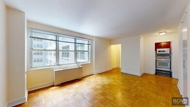 Building Photo - 888 Eighth Avenue