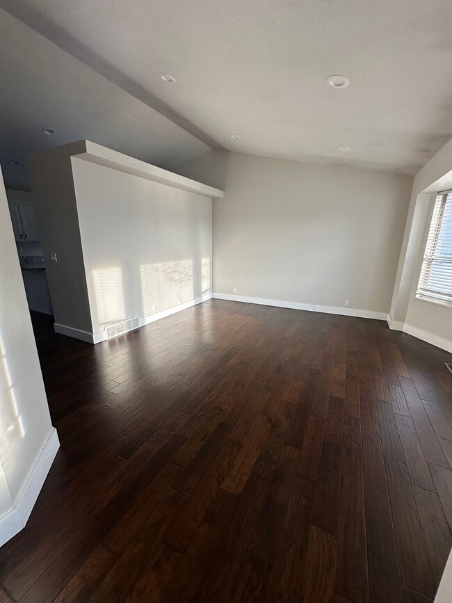 Foto del edificio - GET $500 OFF THE FIRST MONTHS RENT!!!