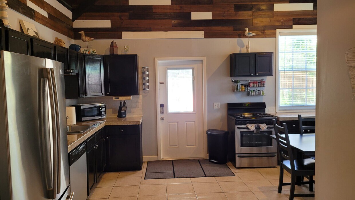 kitchen - 130 SE 1st Ave