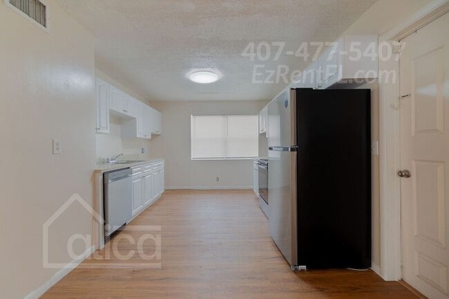 Building Photo - 610 6th St