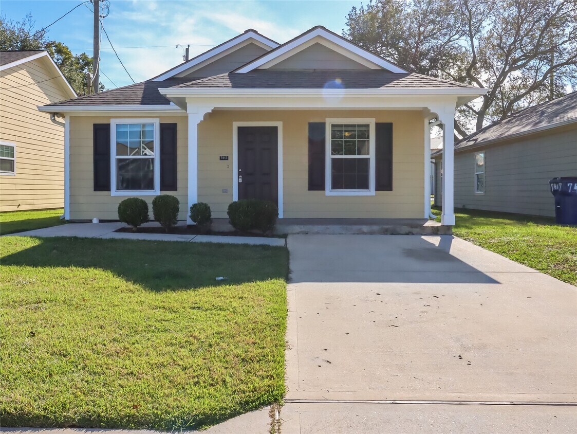 Foto principal - 7413 Blue Jay Dr