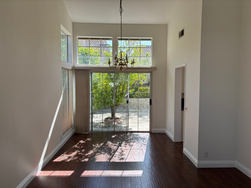 Foto principal - 26361 Eva St