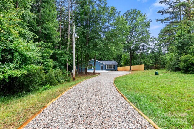 Building Photo - 116 Maple Grove Church Rd